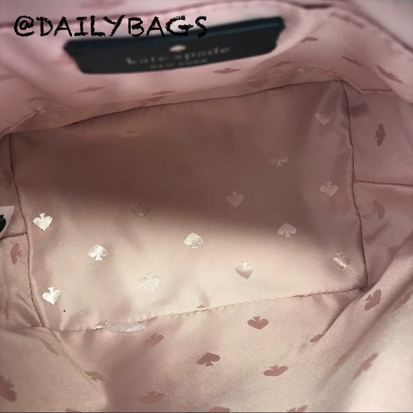 KATE SPADE PENGUIN CROSSBODY BLACK FROSTY PASSPORT - Picture 4 of 8